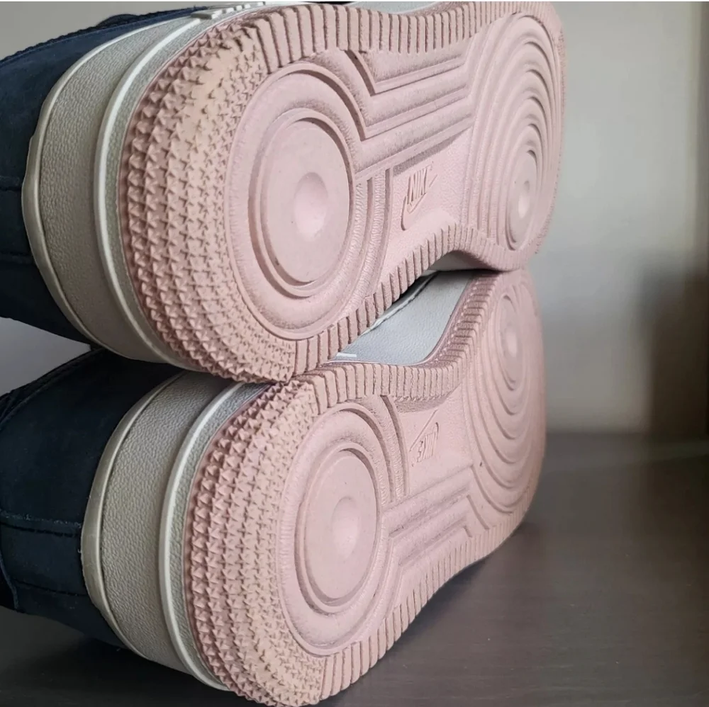 Nike Air Force 1 '07 LX Black  Red Stardust  Size 6.5M/8W - Preloved, CLEAN - Picture 10 of 13